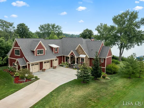 11459 Willowbrook Dr NE, Lowell, MI 49331