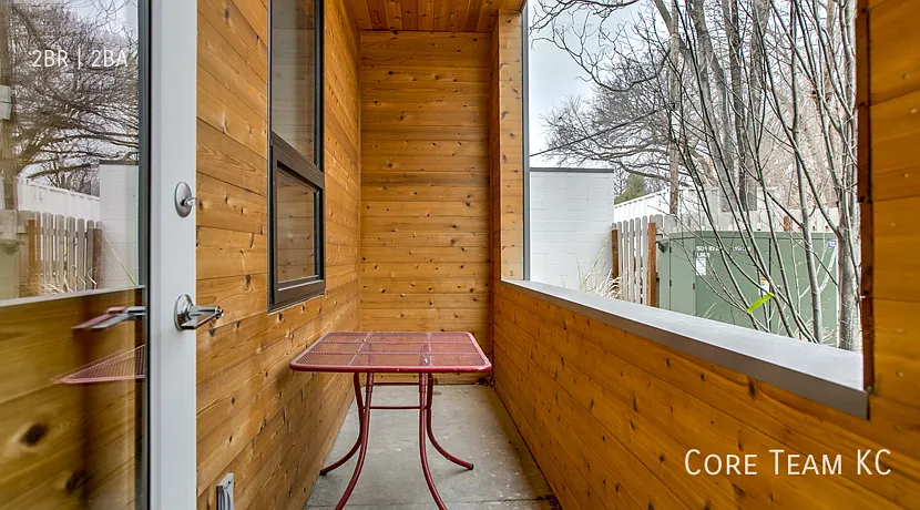 Two bed in Brookside! — Photo 2