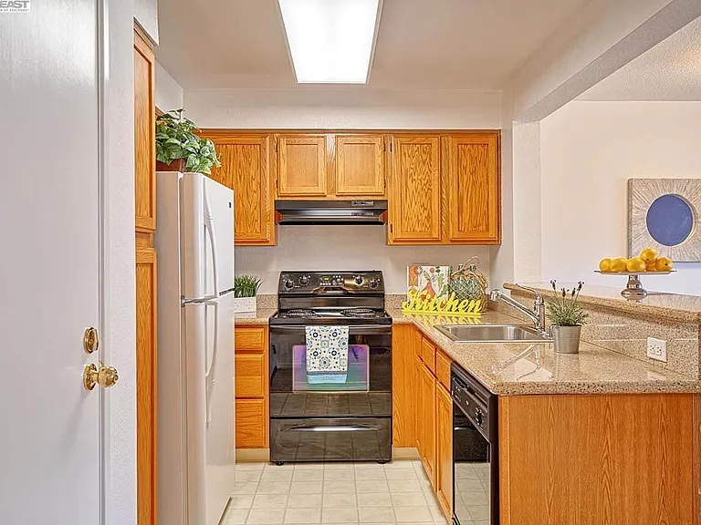 39206 Guardino Dr #208 — Photo 3