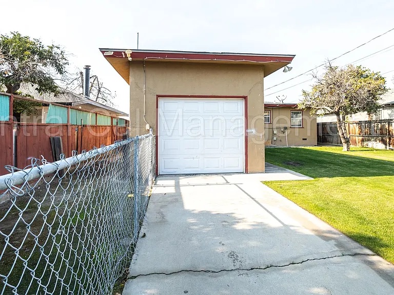 200 Wetherley Dr — Photo 18
