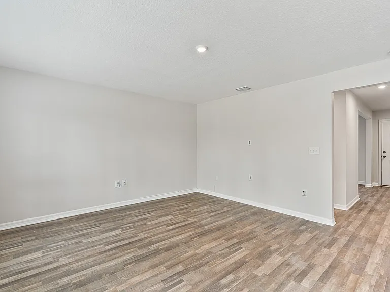 1463 Swan Ct — Photo 27