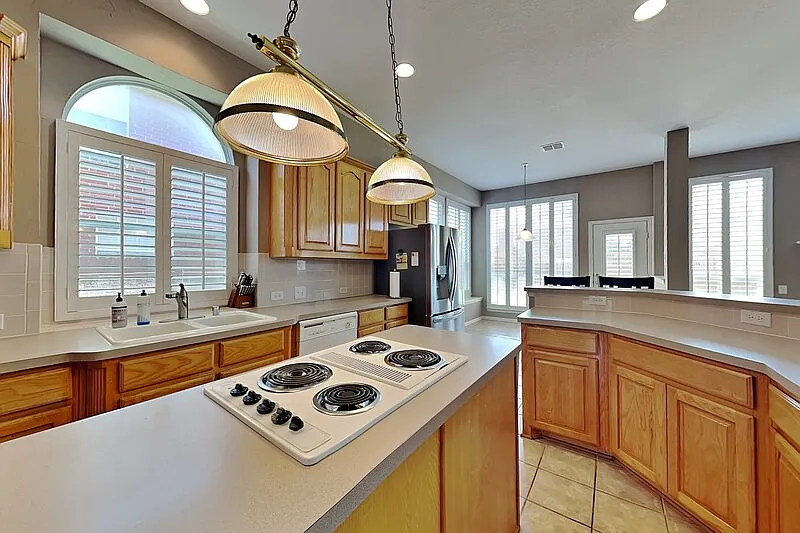 4 bed, 3.0 bath, 3102 sqft, $3,295 — Photo 3