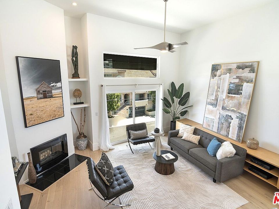 1st image of 12217 Rochester Ave APT 1