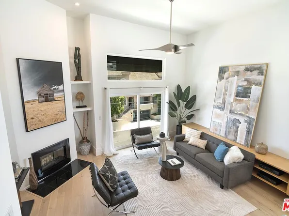 12217 Rochester Ave APT 1, Los Angeles, CA 90025
