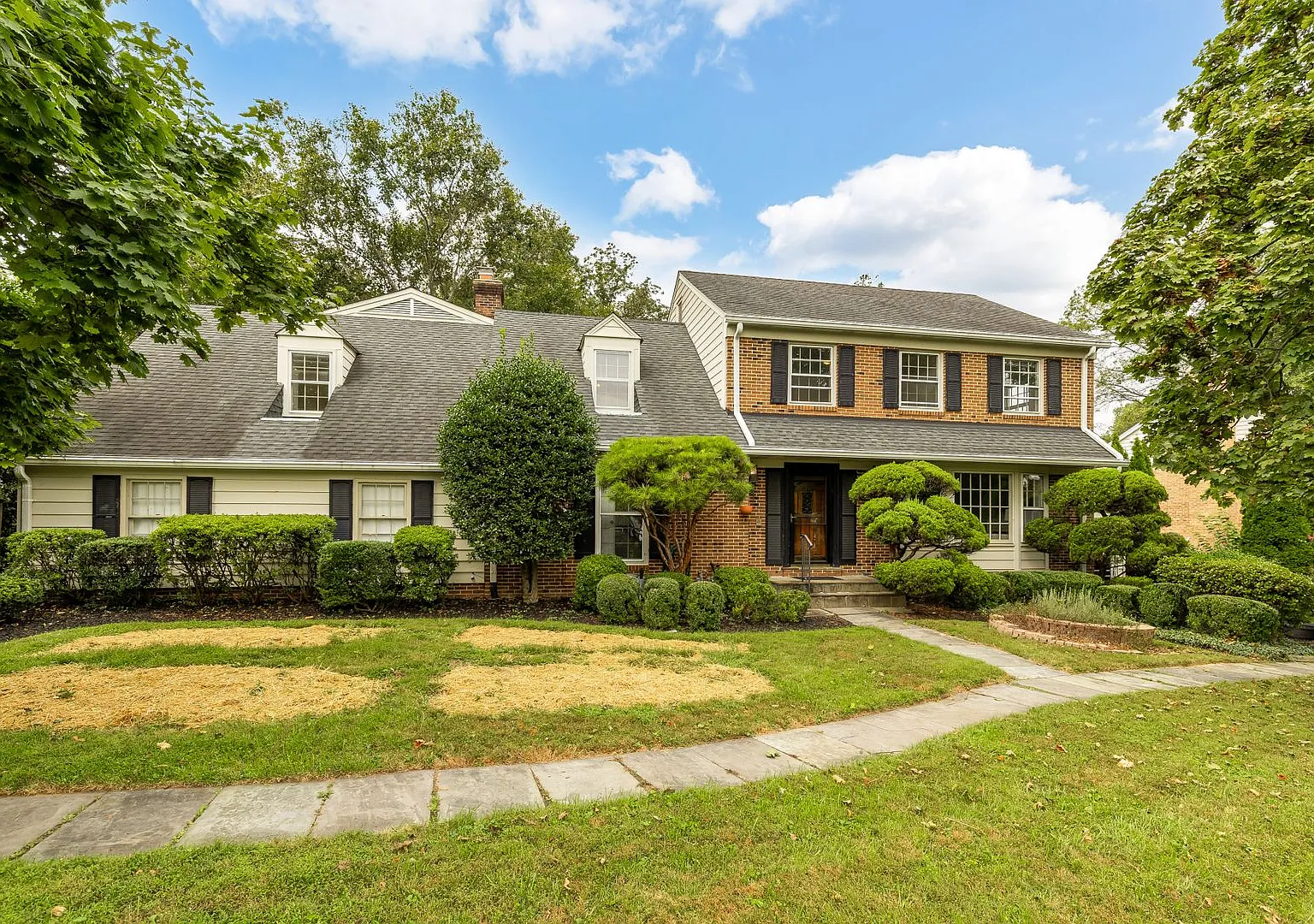 Impressive 5BR/3.5BA Luxmanor Home with Multiple Living Spaces — Photo 1