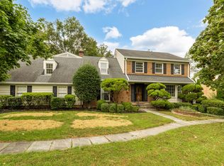 11000 Rosemont Dr, Rockville, MD 20852