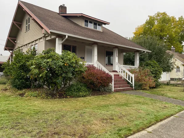 185 E Dartmouth St, Gladstone, OR 97027