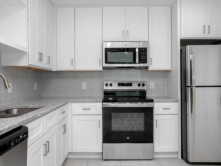Fern Grove Apartments — Photo 18