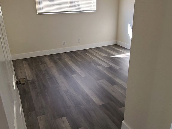 5th image of 949 Grant St #B