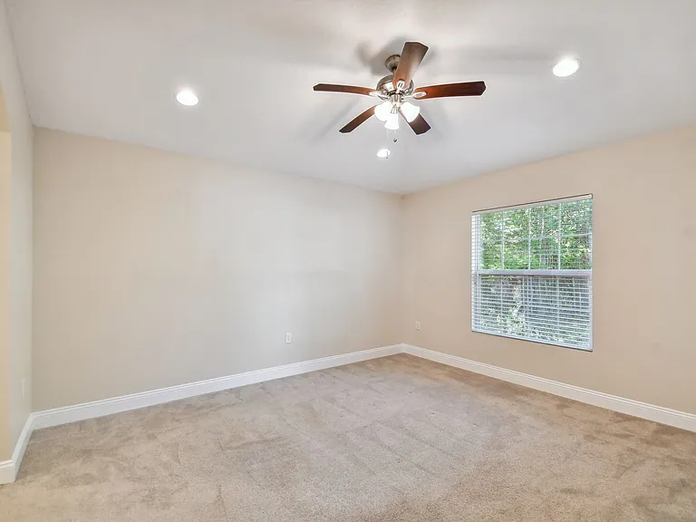 2321 W Beach St — Photo 25