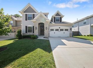 937 Twin Pine Dr, Saint Louis, MO