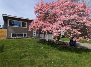 526 166th Ave NE, Bellevue, WA 98008