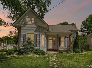 911 Grand Ave, Edwardsville, IL 62025