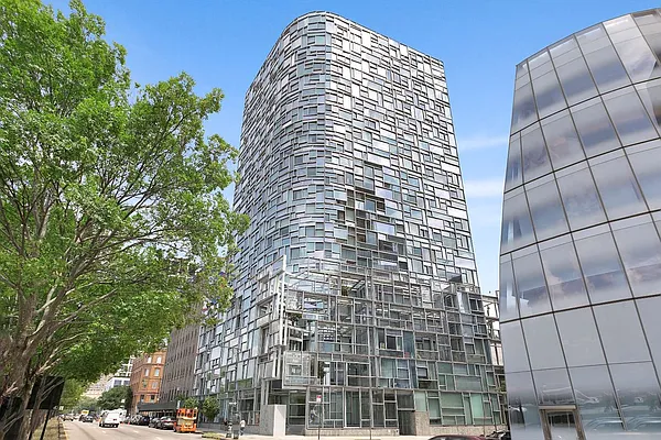 Rented by Corcoran | media 23