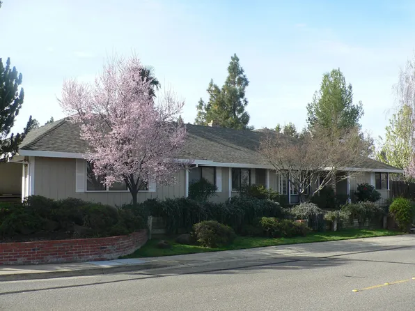 2218 McLaren Dr, Roseville, CA 95661