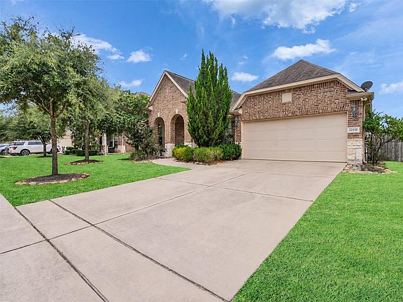 3rd image of 12831 Arlington Meadows Ln