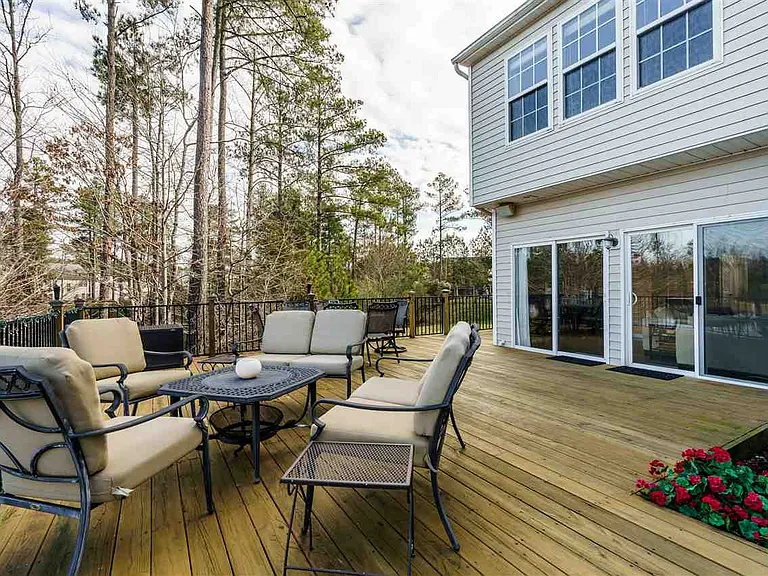 600 Canyon Lake Cir — Photo 16