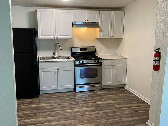 2nd image of 5415 Buena Vista St Unit 2
