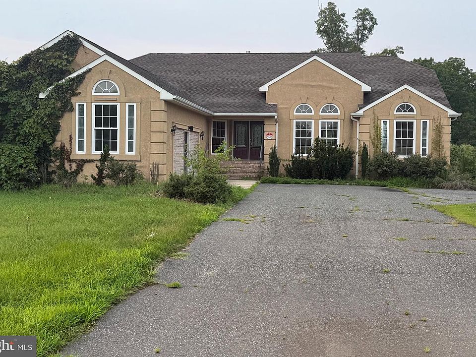 1st image of 340 Reeves Rd