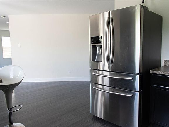 5th image of 813 Newberry Trl