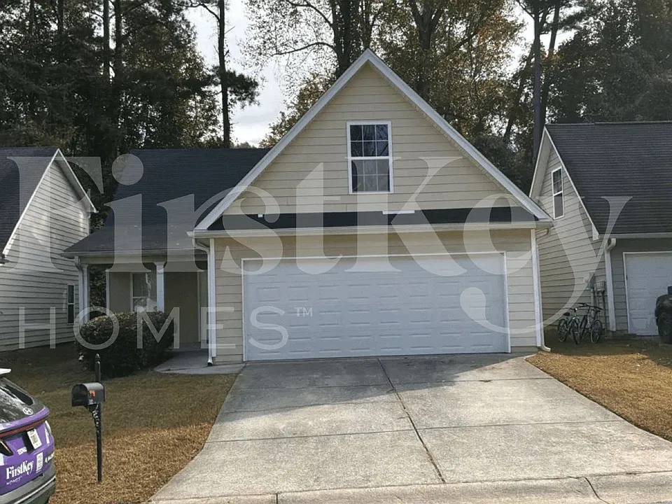 112 Cobblestone Dr