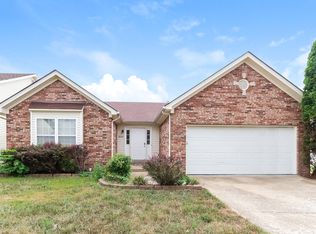 8008 Grandmeadow Ln, Louisville, KY 40258