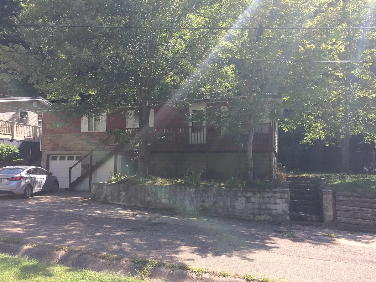 Building Photo - 1622 Brunner Ave