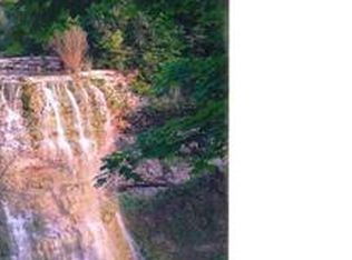 7805 Clearwater Cir, Manlius, NY 13104