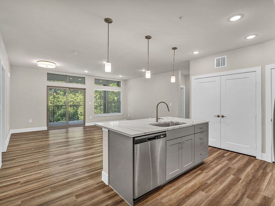 1st image of 1501 W Howard Ln #5207