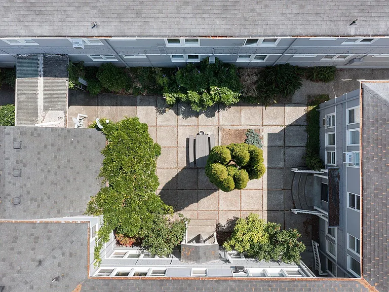 Lawton Apartments — Photo 31