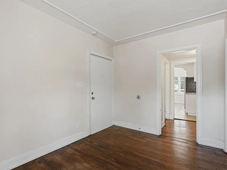 Ladywood Apartments — Photo 23