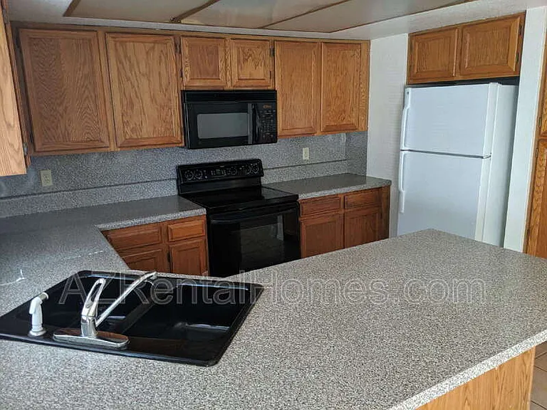 819 N College Ave #I124 — Photo 6