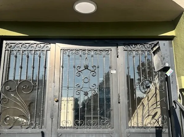 6701 Woodman, 6701 Woodman Ave #24, Van Nuys, CA 91401