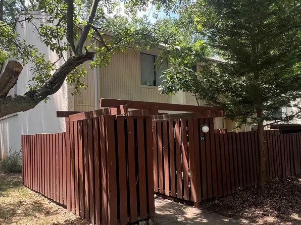 2358 Southgate Sq, Reston, VA 20191