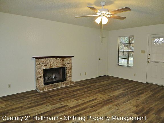 2nd image of 509-B Hedgewood Dr