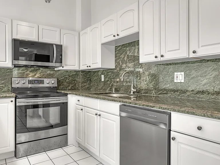 1279 Periwinkle Pl — Photo 15