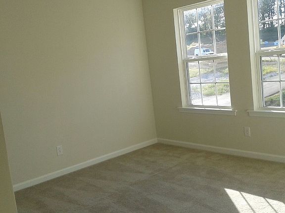 4th image of 708 Sun Valley Ct #50
