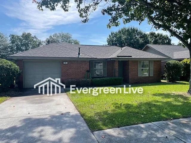 2 bed, 1.0 bath, 1249 sqft, $1,345 — Photo 1