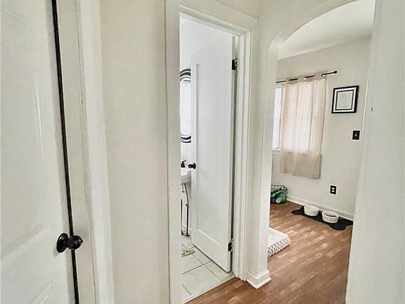 3rd image of 517 W Main St