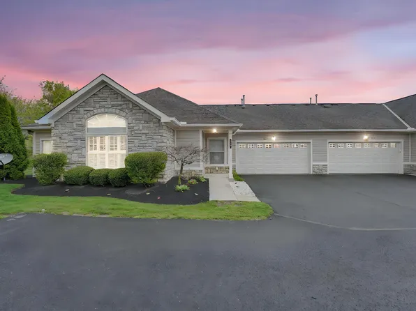 906 Villas Dr, Pataskala, OH 43062