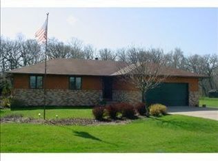 5887 N Esther Dr, Byron, IL 61010