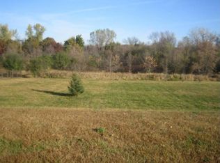 988 Parkview Ln, Victoria, MN 55386