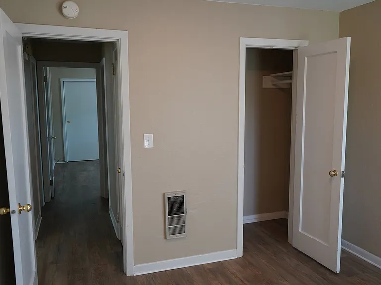 2703 R St — Photo 16