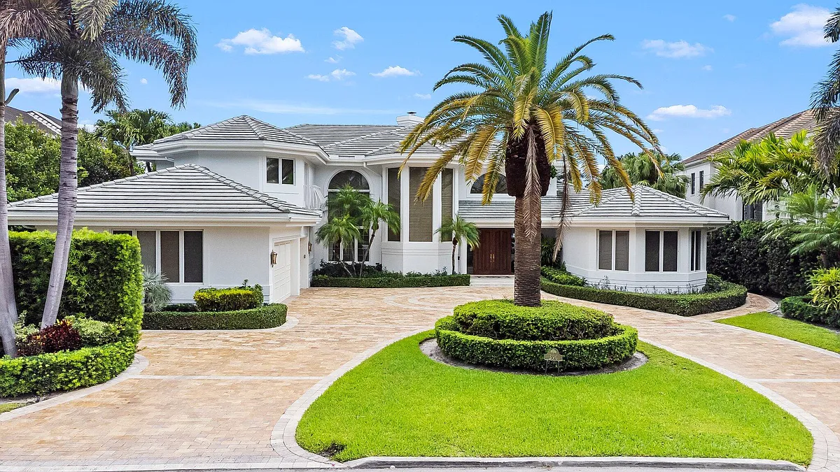 Building Photo - 396 E Coconut Palm Rd