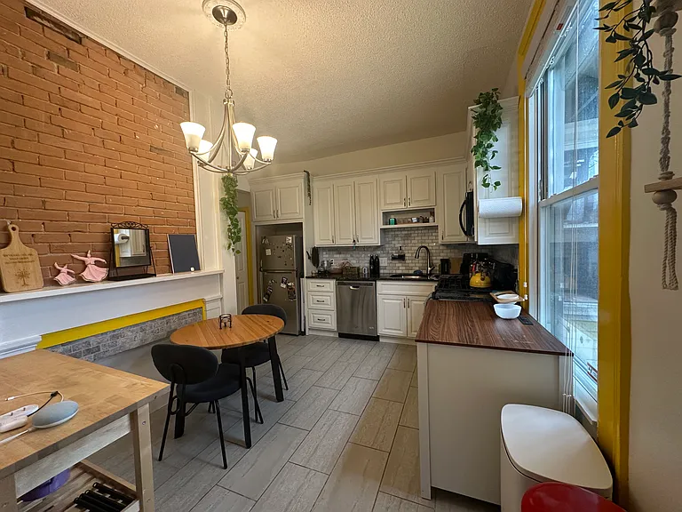 324 Saint John St #1 — Photo 3