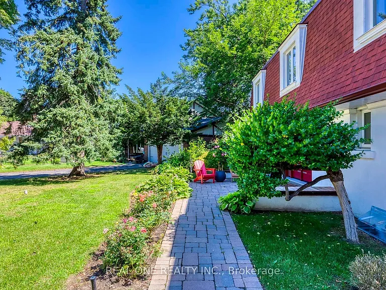 814 Calder Rd — Photo 3