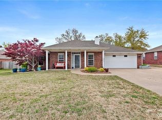 4404 Cody Ave, Springdale, AR 72762