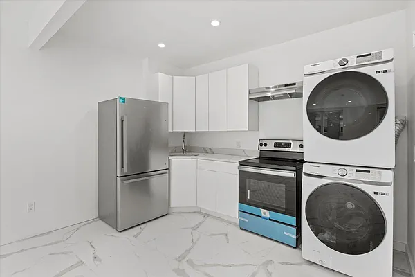 Rented by Compass | media 10