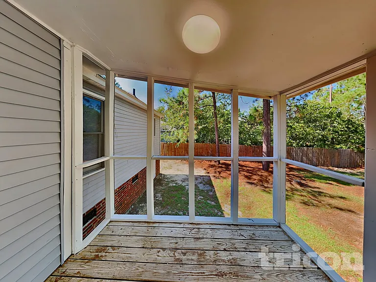 529 Ferncliffe Rd — Photo 14