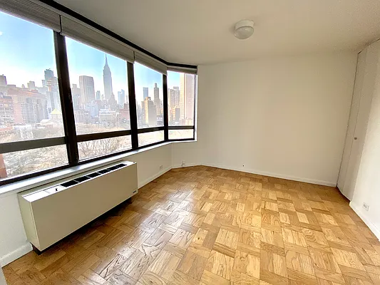 Rented by Corcoran | media 27